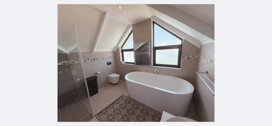 4 Bedroom Property for Sale in Grotto Bay Western Cape